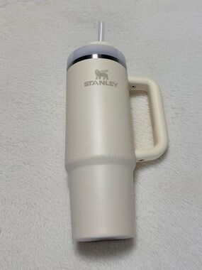 STANLEY Quencher Tumbler Cup with Handle and Straw Off White